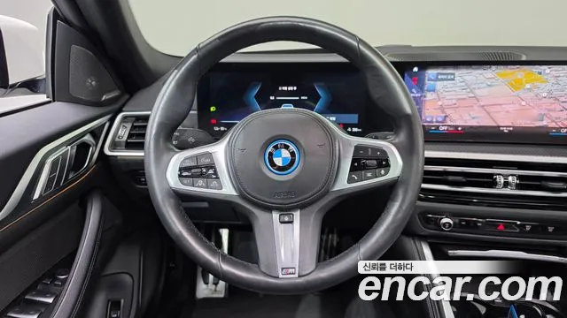 BMW i4 — Фото автомобиля 18