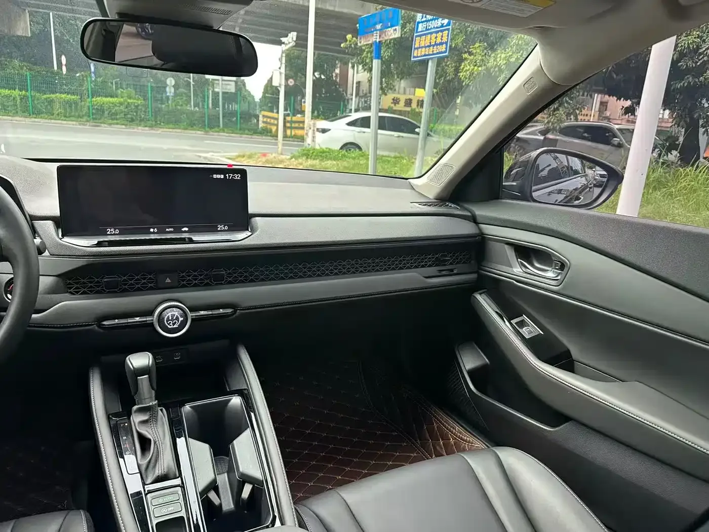 Honda Accord 2025 260TURBO Luxury Edition — Фото автомобиля 15