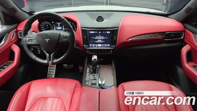 Maserati Levante — Фото автомобиля 7