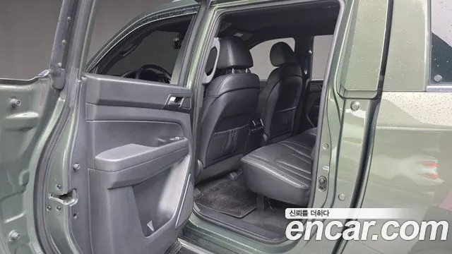 KG_Mobility_Ssangyong Rexton Новый Rexton Sport Khan Дизель 2.2 4WD — Фото автомобиля 17