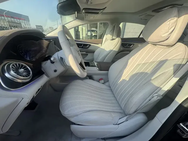 Mercedes-Benz EQS — Фото автомобиля 11
