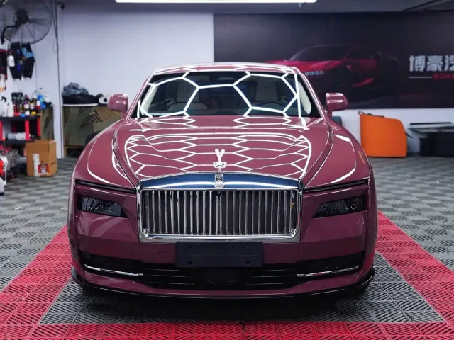 Rolls-Royce Spectre — Фото автомобиля 3