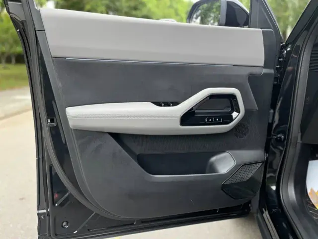 Ford Mustang NEV — Фото автомобиля 12