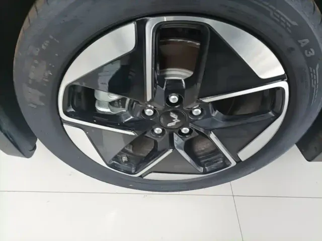 Wuling Starlight — Фото автомобиля 24