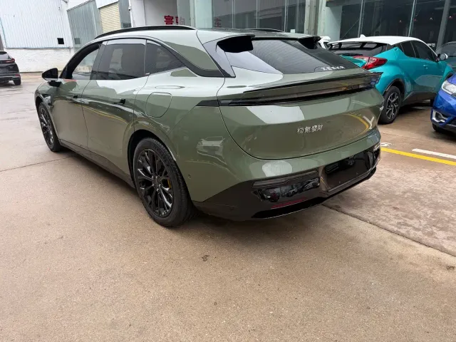 Zeekr 007 GT — Фото автомобиля 7