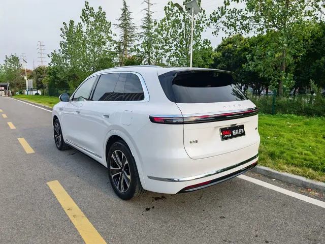 Aito M7 — Фото автомобиля 3
