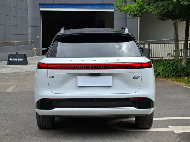 Xpeng G9 — Фото автомобиля 6