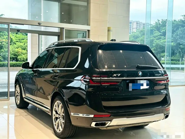 BMW X7 — Фото автомобиля 8