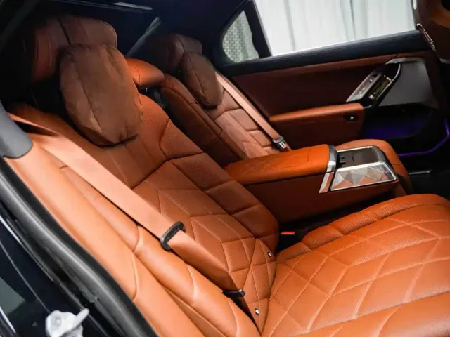 BMW 7 Series — Фото автомобиля 17