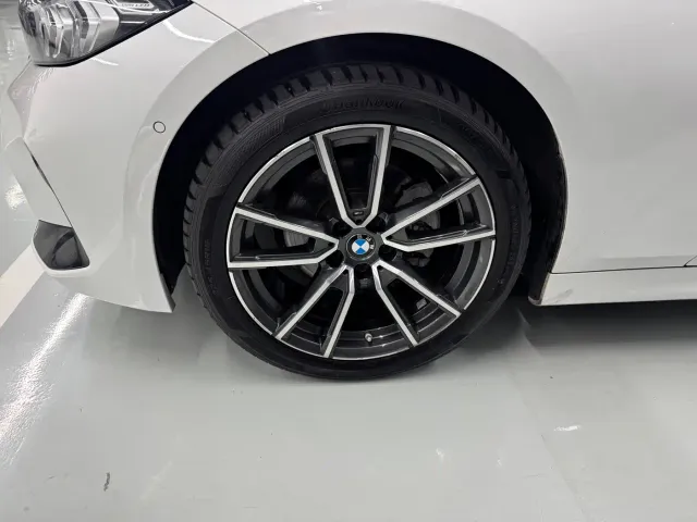BMW 3 Series — Фото автомобиля 5