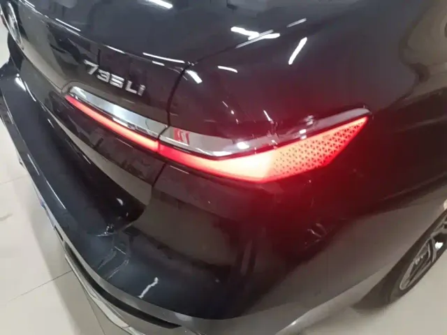 BMW 7 Series — Фото автомобиля 7