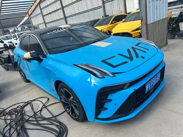 Lynk & Co 03 — Фото автомобиля 3