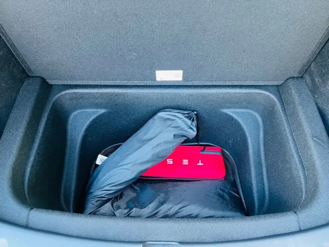 Tesla Model Y — Фото автомобиля 19