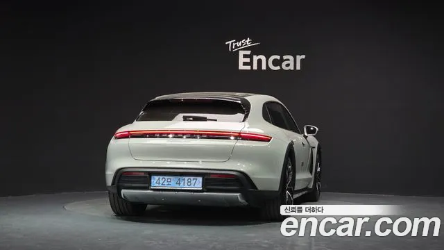 Porsche Taycan Taycan Khan — Фото автомобиля 4