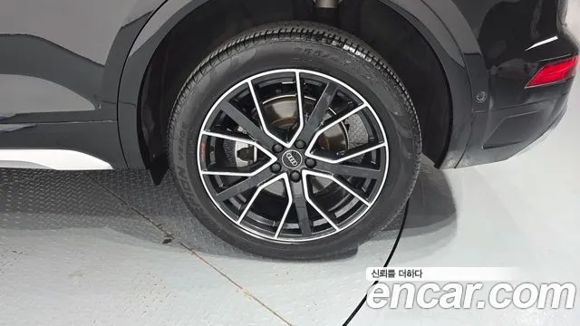 Audi Q5 FY — Фото автомобиля 21