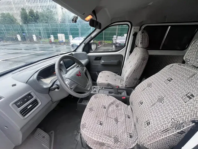 Wuling Yangguang — Фото автомобиля 11