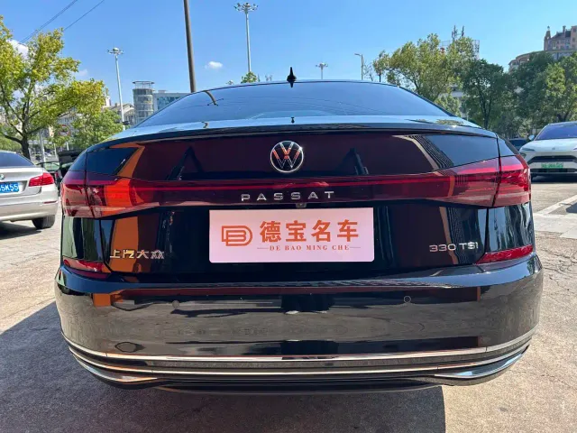 Volkswagen Passat — Фото автомобиля 12