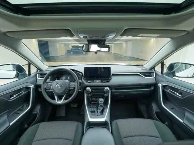 Toyota RAV4 Rongfang 2023 2.0L CVT 2WD Fashion Edition — Фото автомобиля 18
