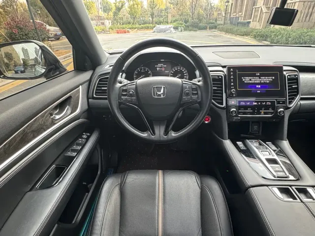Honda UR-V — Фото автомобиля 12