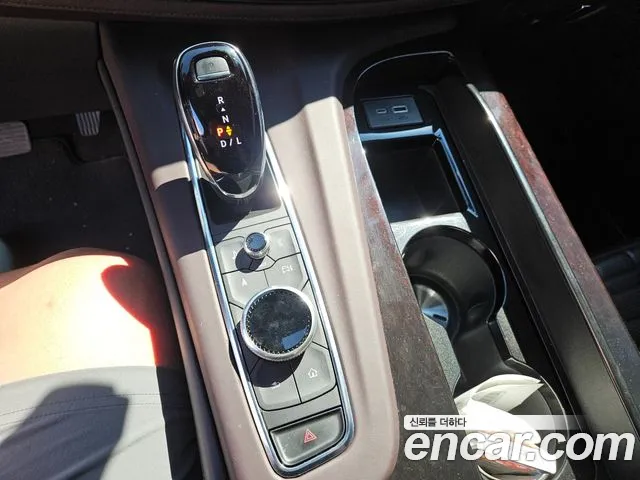 Cadillac Escalade Generation 5 — Фото автомобиля 16