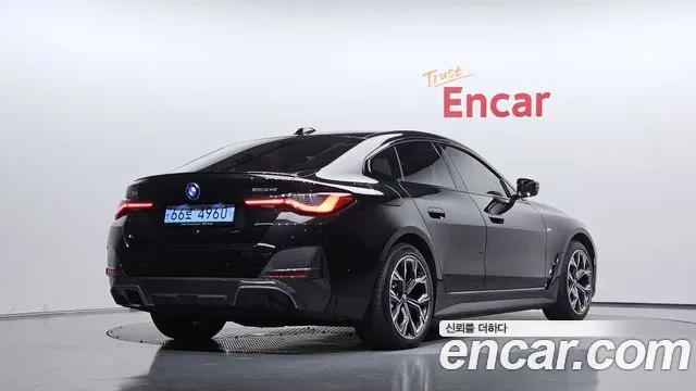 BMW i4 — Фото автомобиля 2