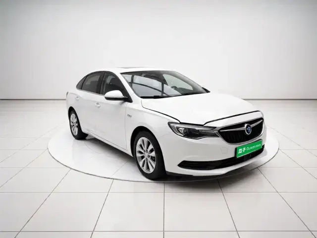 Buick Excelle — Фото автомобиля 3