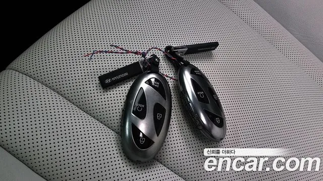 Hyundai Grandeur Grandeur (GN7) 2.5 Бензин 2WD — Фото автомобиля 24
