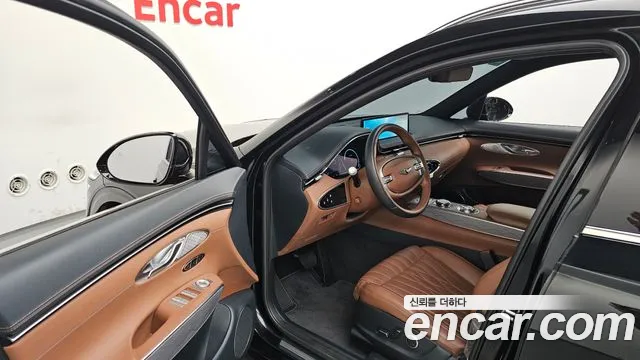 Genesis GV70 2.5T Бензин AWD — Фото автомобиля 8