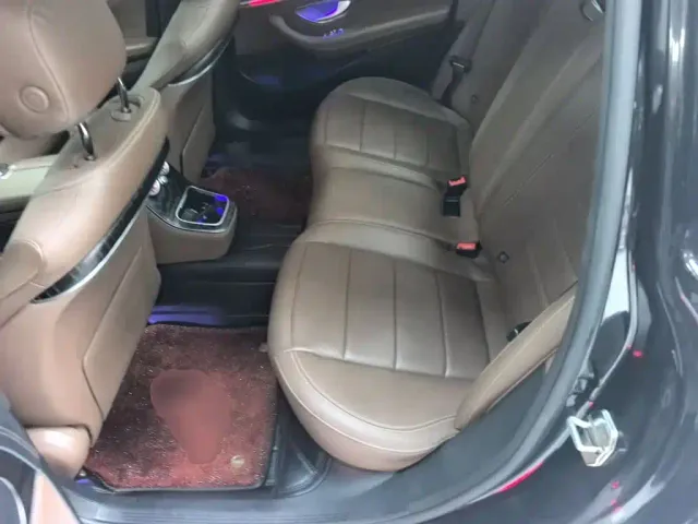 Mercedes-Benz E-Class — Фото автомобиля 16