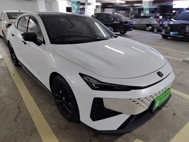 Changan UNI-V — Фото автомобиля 3