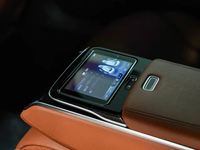 Mercedes-Benz S-Class — Фото автомобиля 22