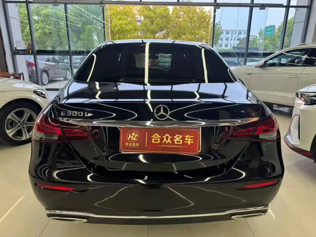 Mercedes-Benz E-Class — Фото автомобиля 8