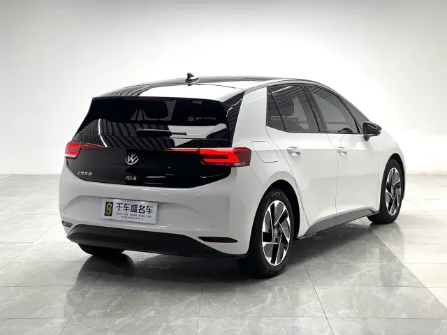 Volkswagen ID.3 — Фото автомобиля 6