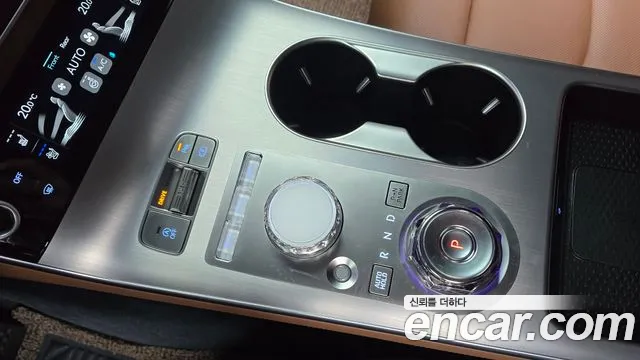 Genesis GV70 2.5T Бензин AWD — Фото автомобиля 9