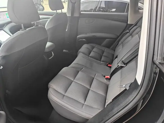 IM Motors LS6 — Фото автомобиля 8