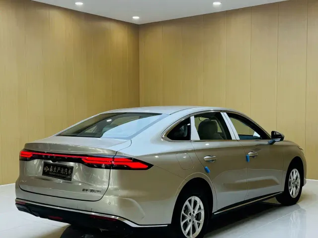 Geely Galaxy Stellar 6 — Фото автомобиля 12
