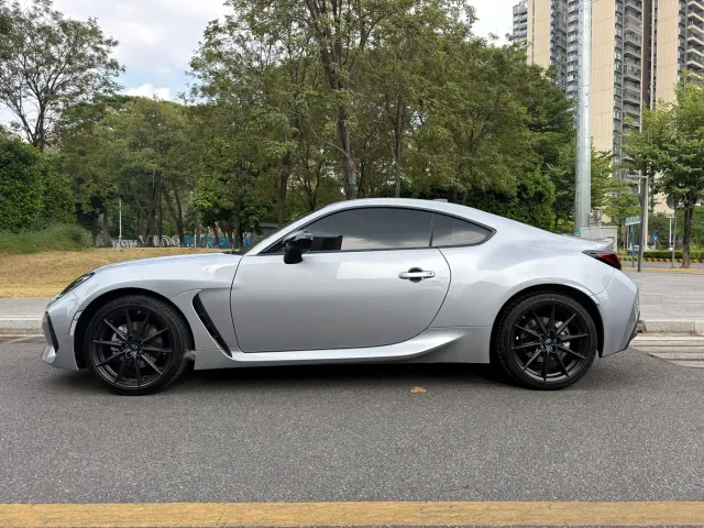 Subaru BRZ — Фото автомобиля 4