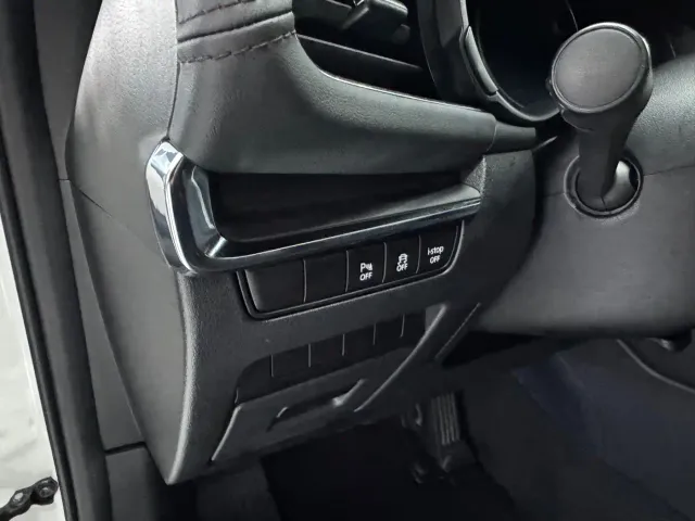Mazda Axela — Фото автомобиля 10