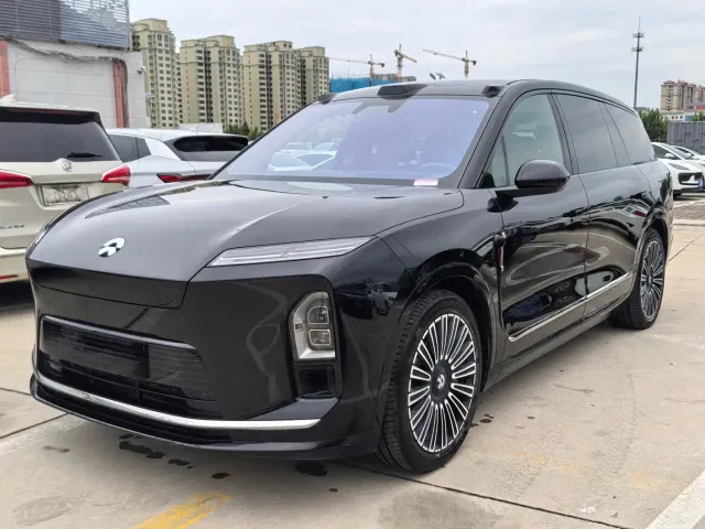 Nio ES8 — Фото автомобиля 3