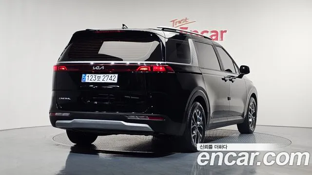 Kia Canival Carnival 4 поколение 9 мест Prestige — Фото автомобиля 2