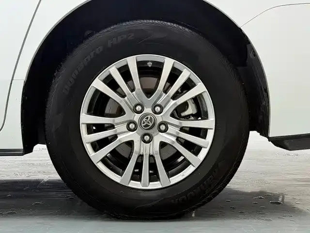 Toyota Sienna — Фото автомобиля 19