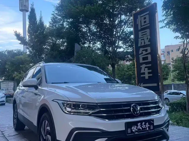 Volkswagen Tiguan L — Фото автомобиля 2