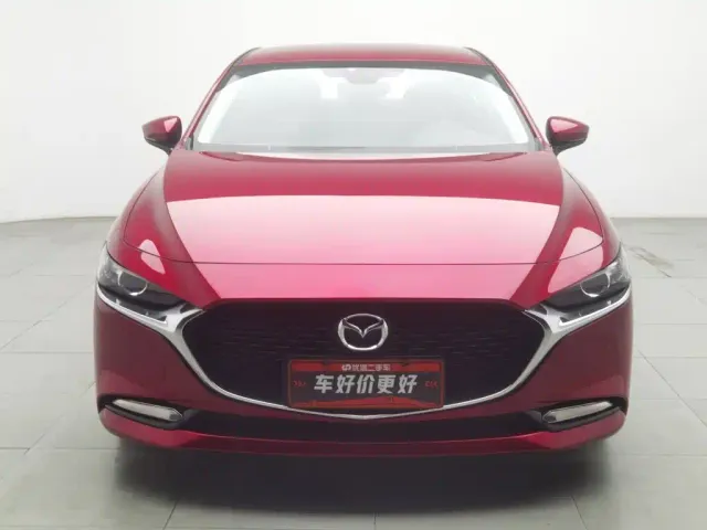 Mazda Axela — Фото автомобиля 3