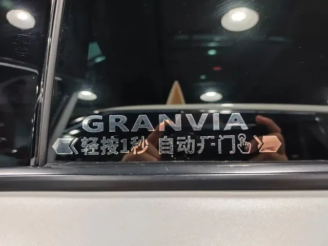 Toyota Granvia — Фото автомобиля 19