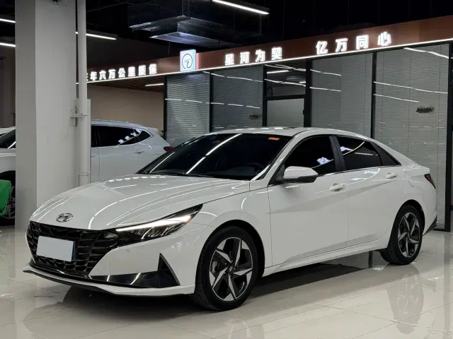 Фотография автомобиля — Hyundai Elantra