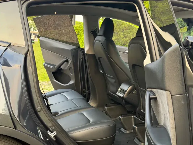 Tesla Model Y — Фото автомобиля 8