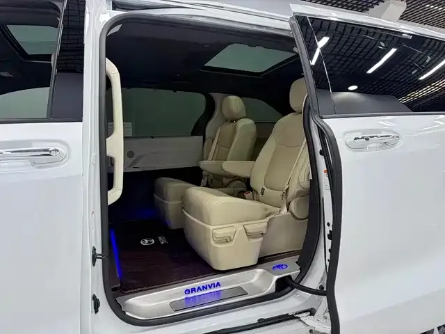 Toyota Granvia — Фото автомобиля 8