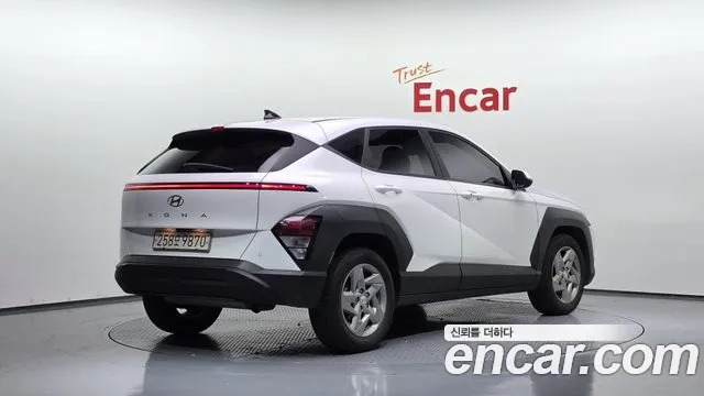 Hyundai Kona — Фото автомобиля 2