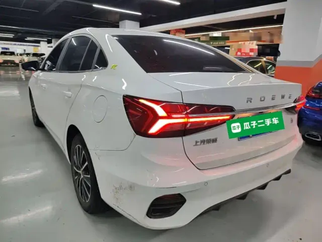 Roewe i5 — Фото автомобиля 4