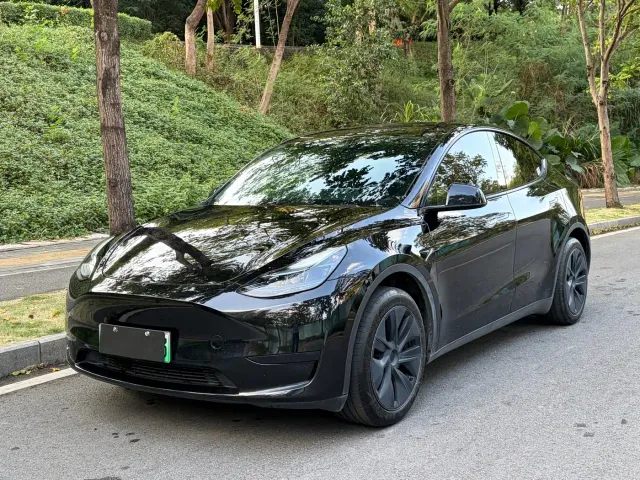 Фотография автомобиля — Tesla Model Y